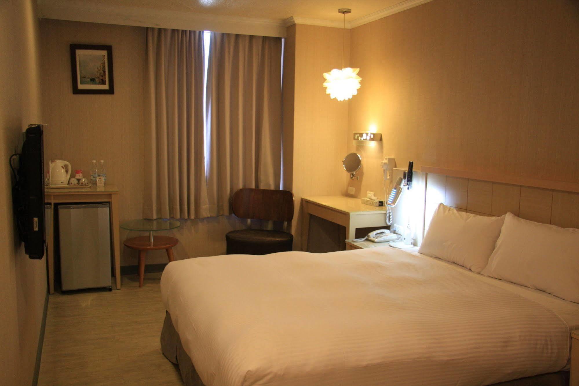 Just Enjoy Business Hotel Ταϊνάν Εξωτερικό φωτογραφία